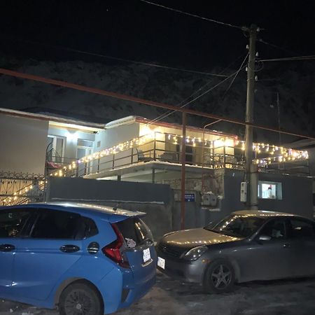 Mate'S Home Kazbegi Екстериор снимка