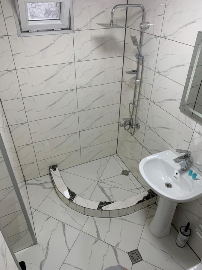 Mate'S Home Kazbegi Екстериор снимка